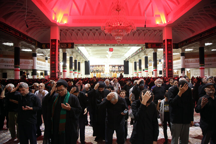 گزارش تصویری | مجلس عزاداری ظهر روز چهارم محرم در حرم حضرت معصومه (س)