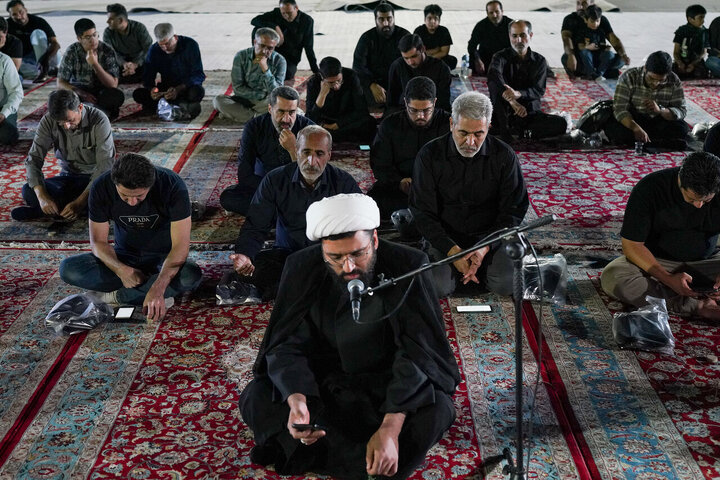 تقرير مصور/ مؤسسة الشباب التابعة للعتبة الرضوية تقيم مجلس عزاء شهادة الإمام الحسين(ع)