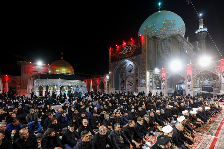 تقرير مصور/ مواكب حسينية تقيم مجالس عزاء في حرم الإمام الرضا (ع)