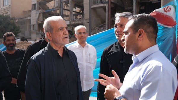 Iran President visits areas targeted during Zionist regime's aggression
