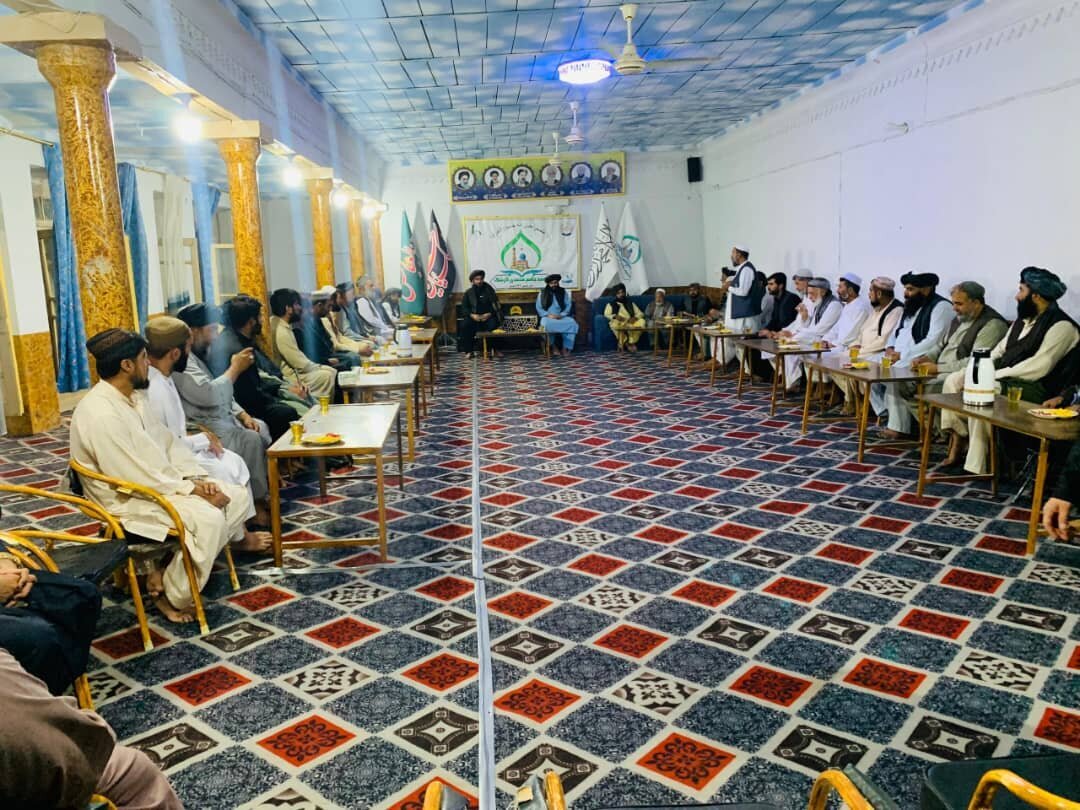 Afghan Government and Security Officials Meet Shia Leaders