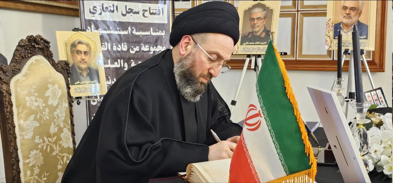 حضور «قاسم الاعرجی»، «سید عمار حکیم» و «عادل عبدالمهدی» در سفارت ایران در بغداد