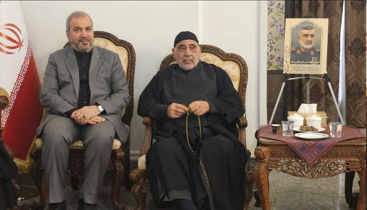 حضور «قاسم الاعرجی»، «سید عمار حکیم» و «عادل عبدالمهدی» در سفارت ایران در بغداد