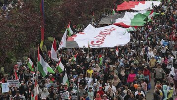 İndoneziyada Fələstin tərəfdarlarının növbəti izdihamlı yürüşü \ FOTO