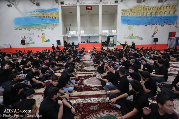 سوگواره دانش آموزی «احلی من العسل» در شهر اصفهان