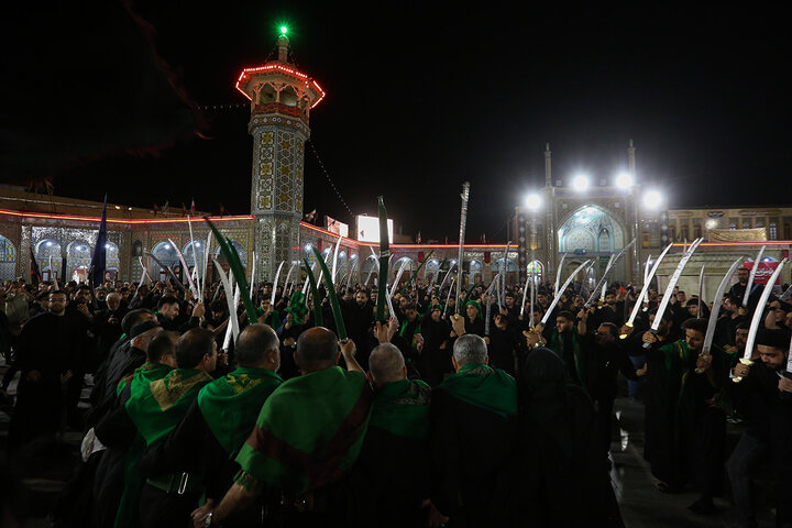 گزارش تصویری | مشق شمشیر نجفی‌های مقیم قم در ششمین شب ماه محرم