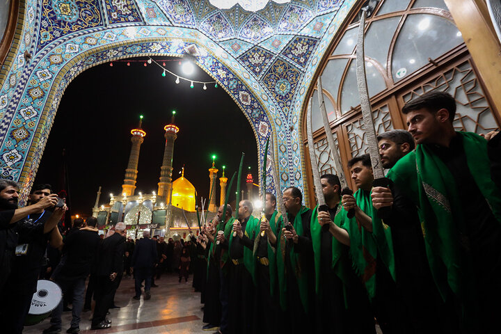 گزارش تصویری | مشق شمشیر نجفی‌های مقیم قم در ششمین شب ماه محرم