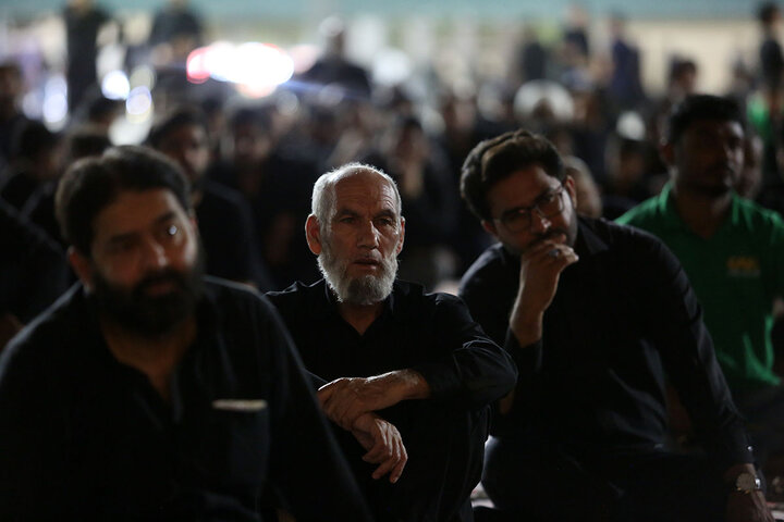 گزارش تصویری | مراسم عزاداری امام حسین(ع) به زبان اردو در حرم مطهر بانوی کرامت