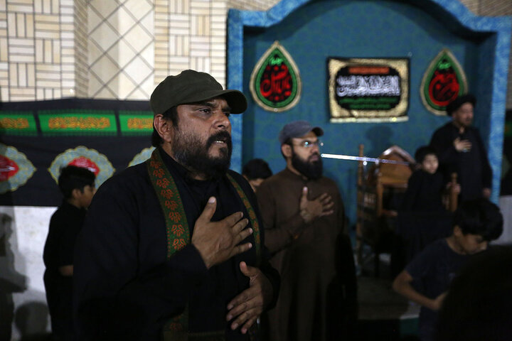 گزارش تصویری | مراسم عزاداری امام حسین(ع) به زبان اردو در حرم مطهر بانوی کرامت