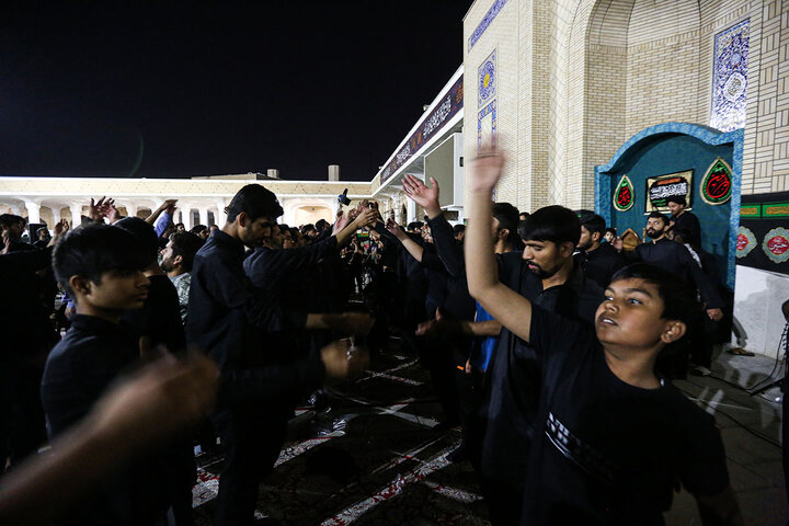 گزارش تصویری | مراسم عزاداری امام حسین(ع) به زبان اردو در حرم مطهر بانوی کرامت