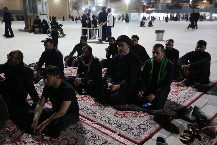 گزارش تصویری | مراسم عزاداری امام حسین(ع) به زبان اردو در حرم مطهر بانوی کرامت