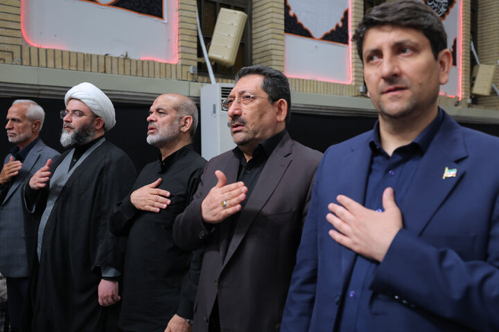 Photos: First night of Muharram mourning ceremonies held at Imam Khomeini (ra) Hussainiyah