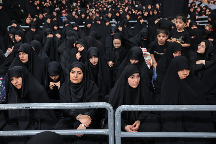 Photos: First night of Muharram mourning ceremonies held at Imam Khomeini (ra) Hussainiyah
