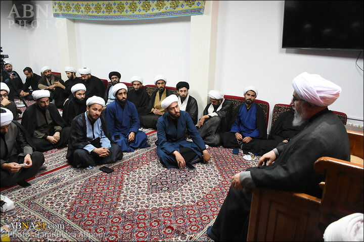 گزارش تصویری| نشست جمعی از طلاب گروه‌های جهادی و تبلیغی با آیت‌الله رمضانی