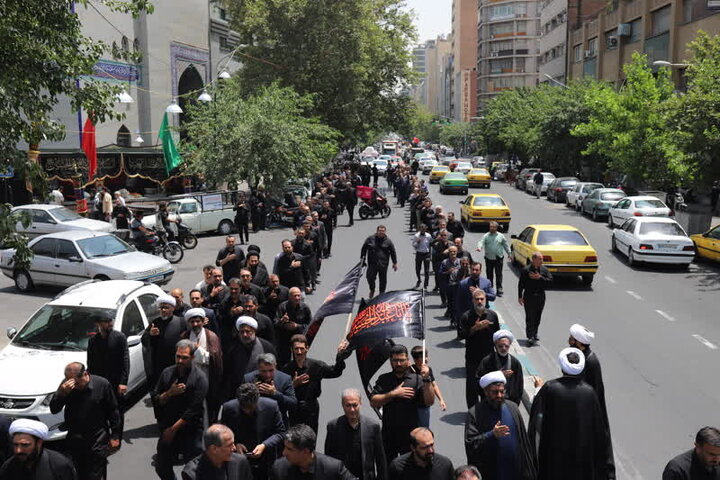 عرض ارادت اهالی خیابان آیت‌الله طالقانی شهر تهران به ساحت سیدالشهداء + تصاویر