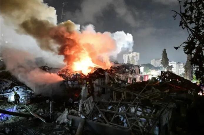 صحيفة إسرائيلية تتحدث عن خسائر فادحة لحقت بمعهد وايزمان بسبب صواريخ إيران