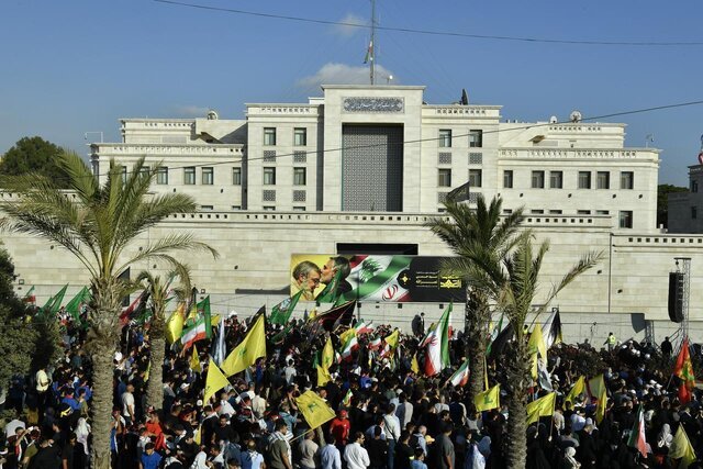 ویدیو | جوانان لبنانی: به شوقِ دیدار و از سرِ ارادت به رهبرمان آمده‌ایم...