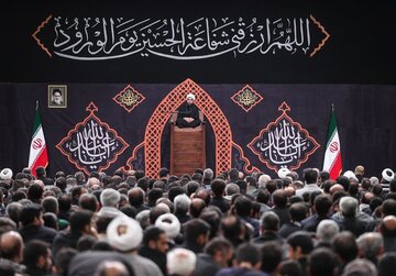 Şîna şeva heştemîn a meha Muherremê li Huseyniyeya Îmam Xumeynî (RE)