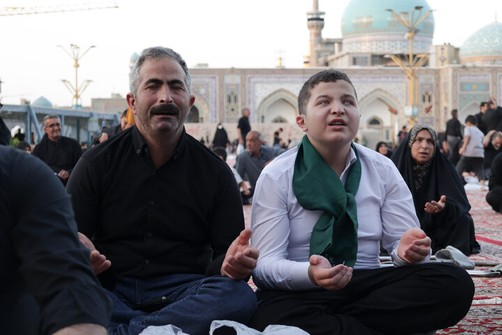 تشرف کاروان زیارتی تبریز به حرم مطهر رضوی