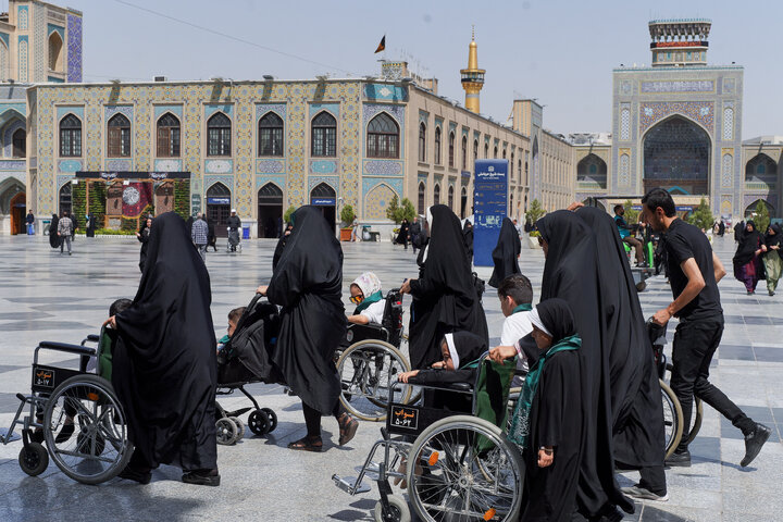 تشرف کاروان زیارتی تبریز به حرم مطهر رضوی