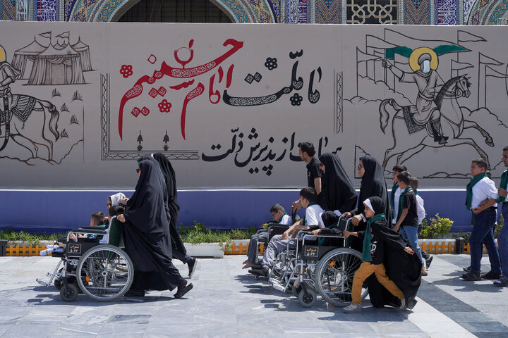 تشرف کاروان زیارتی تبریز به حرم مطهر رضوی