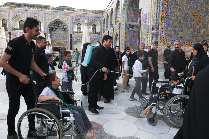 تشرف کاروان زیارتی تبریز به حرم مطهر رضوی