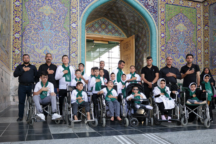 تشرف کاروان زیارتی تبریز به حرم مطهر رضوی