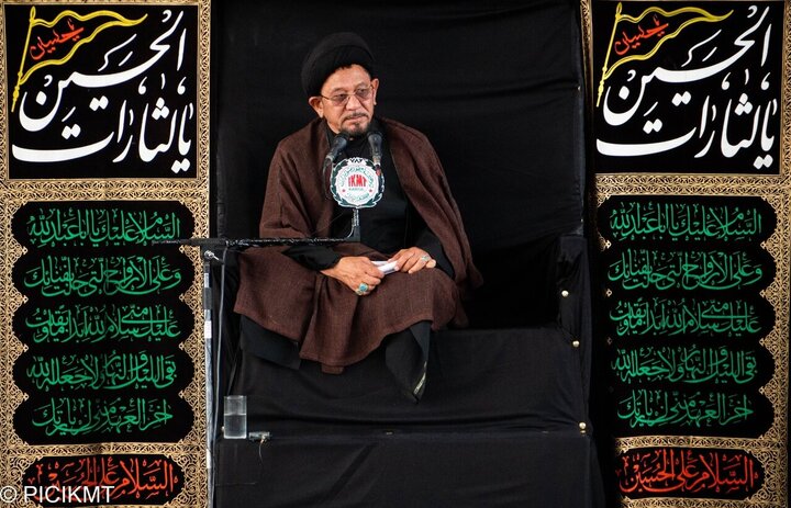 تقرير مصور/ شيعة كشمير يقيمون مجلس عزاء استشهاد الامام الحسين(ع)