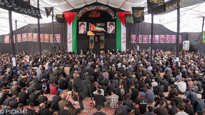 تقرير مصور/ شيعة كشمير يقيمون مجلس عزاء استشهاد الامام الحسين(ع)