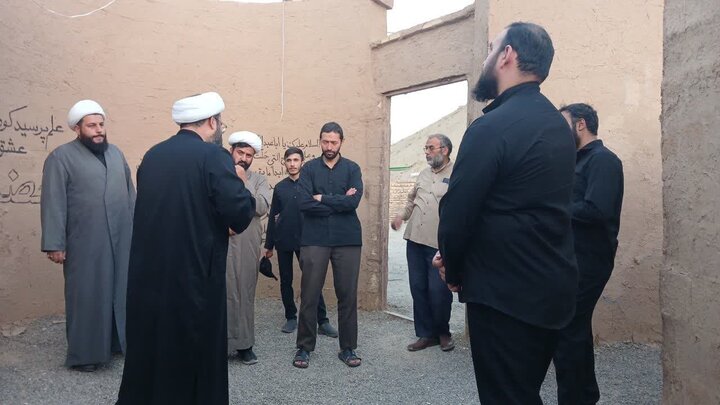 آماده‌سازیِ چهارمین سوگواره تجسّمی چادرِخاکی در شهر قم