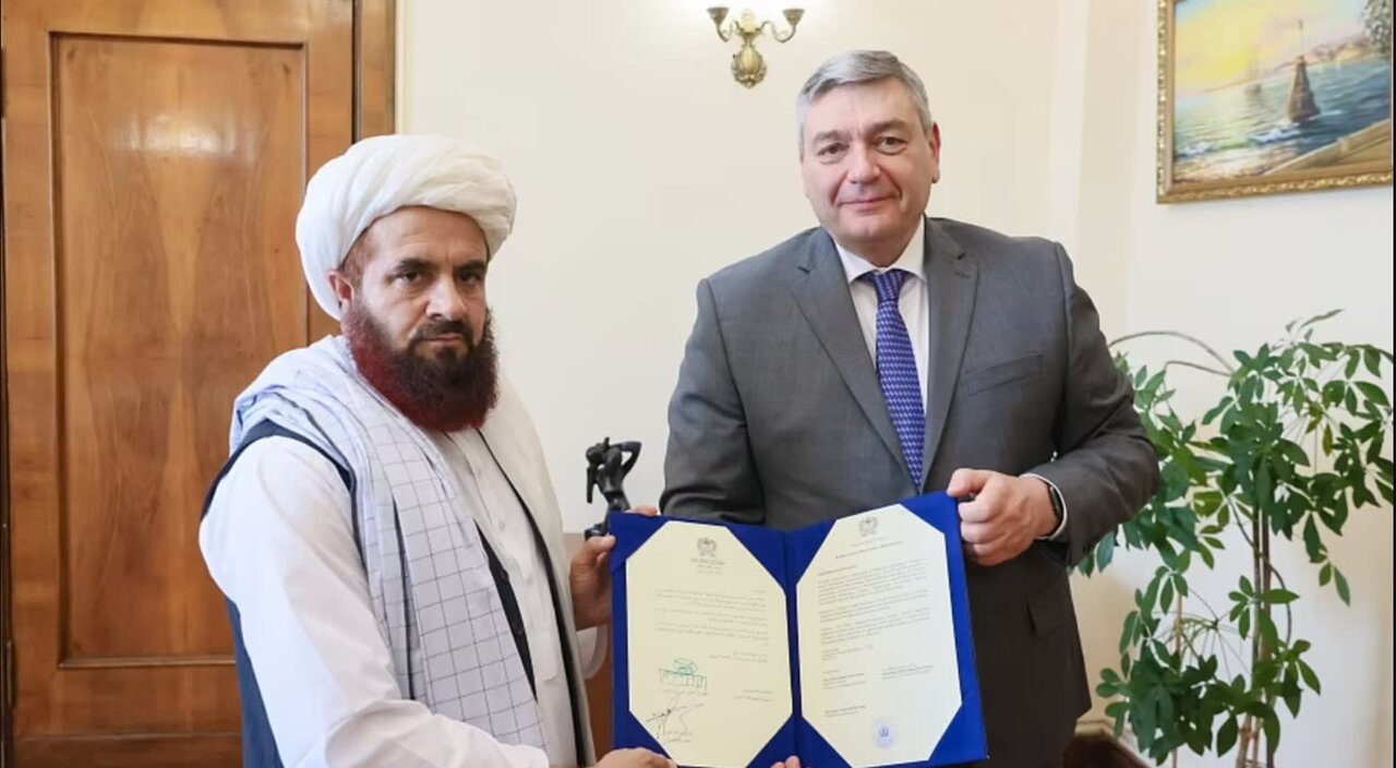 روسيا تعترف رسميا بحكومة طالبان في أفغانستان