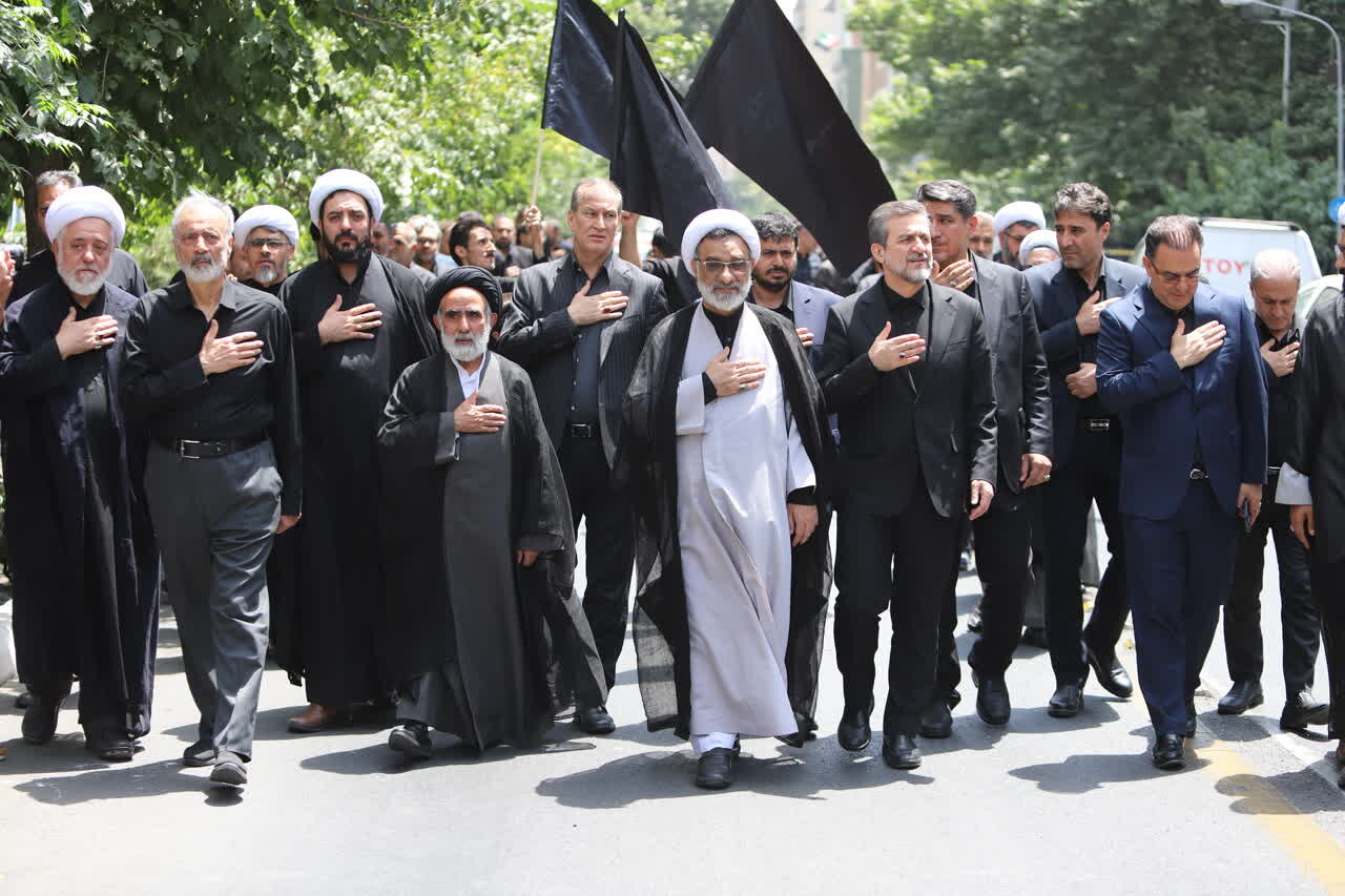 عرض ارادت اهالی خیابان آیتالله طالقانی شهر تهران به ساحت سیدالشهداء + تصاویر