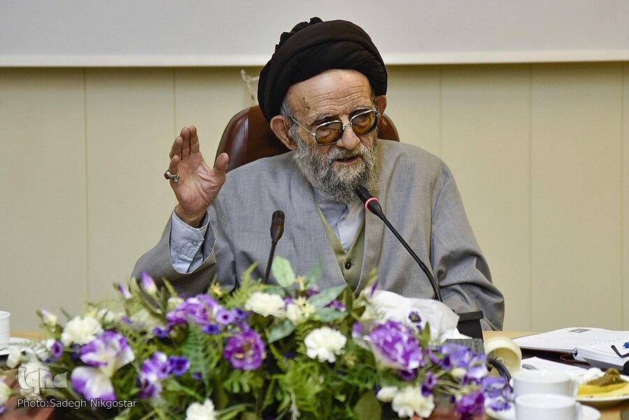 Renowned Iranian Quranic scholar Seyyed Mohammad Baqer Hojjati dies at 92