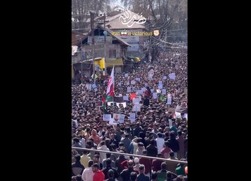 ویڈیو | ہندوستان کے زیر انتظام کشمیر میں ایرانی استقامت پر جشن کا سماں