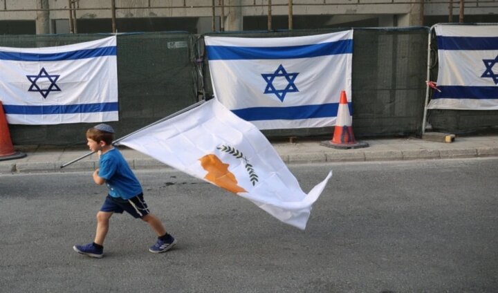 خشم مردم قبرس از خرید گسترده املاک آنان توسط صهیونیست‌ها