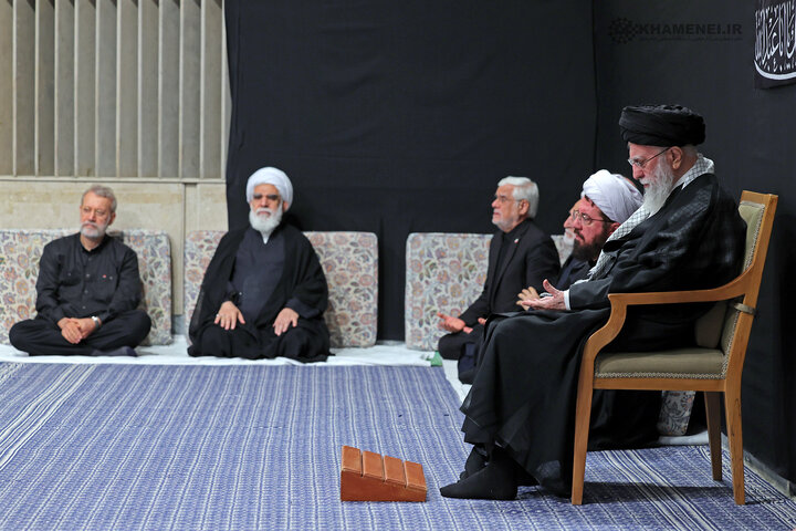 مراسم عزاداری شب عاشورای حسینی با حضور رهبر انقلاب برگزار شد