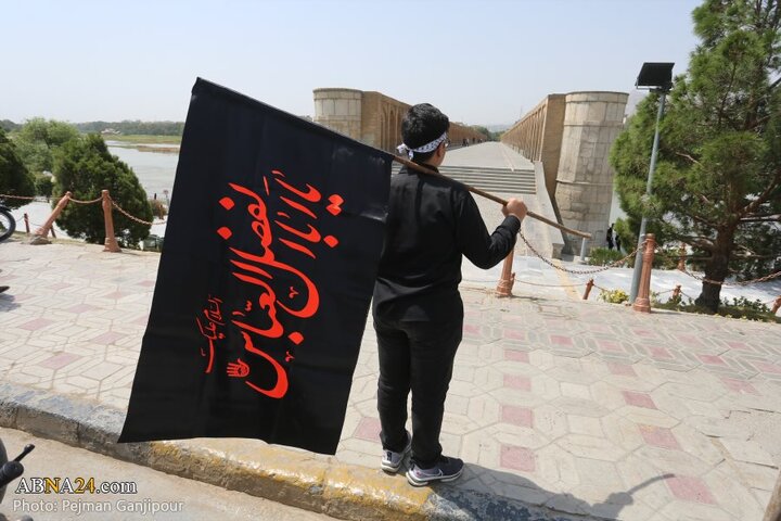 قافله عزاداری جوانان اصفهانی در روز تاسوعای حسینی