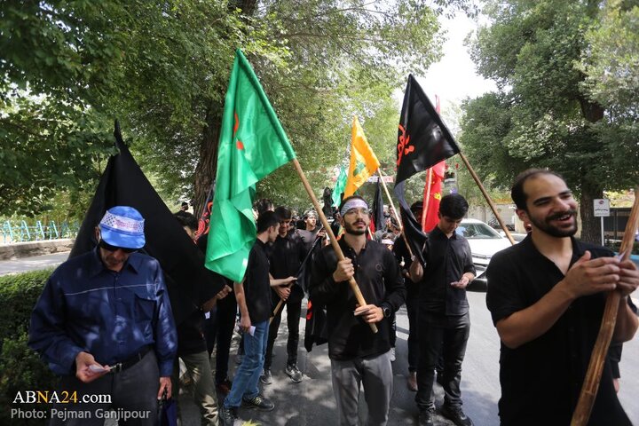 قافله عزاداری جوانان اصفهانی در روز تاسوعای حسینی