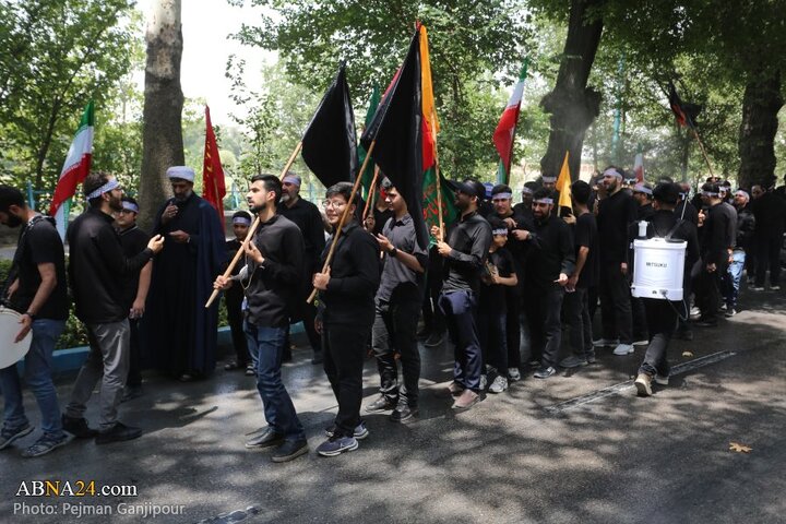 قافله عزاداری جوانان اصفهانی در روز تاسوعای حسینی