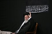 Sa sandali ng pagdating ng Kataas-taasang Pinuno ng Islamikong Rebolusyonaryo ng Iran, Kanyang Kamahalan, si Imam Ayatollah Seyyid Ali Khamenei, sa Hu