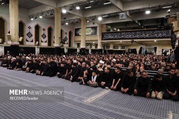 🕯️ Merasîma Şamê Xerîbanê ya Husêynî li Hosênîya Îmam Xomeynî (q.s.) bi Beşdariya Mirovên hate lidarxistin