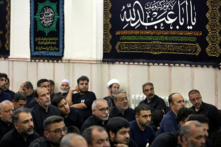 تقرير مصور/ مجلس عزاء ليلة تاسوعاء في حسينية الإمام الرضا (ع)