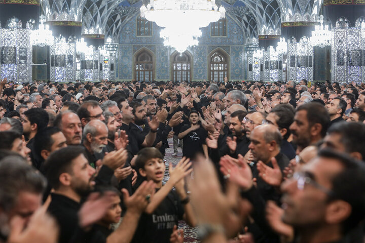 تقرير مصور/ أجواء ليلة تاسوعاء الحسيني في المرقد الرضوي المقدس