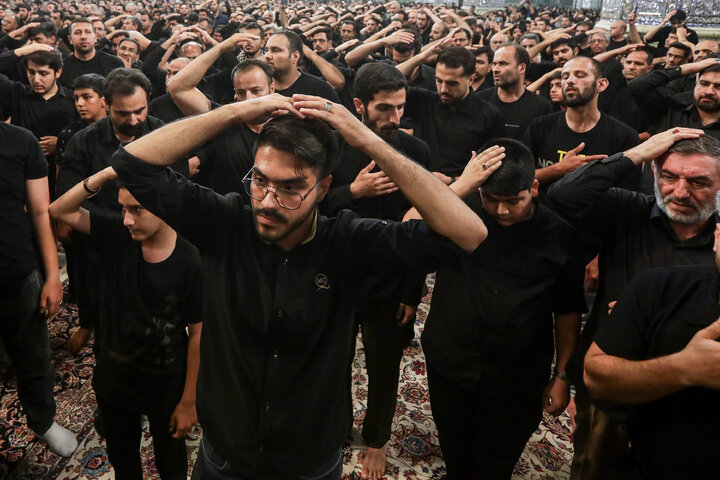 تقرير مصور/ أجواء ليلة تاسوعاء الحسيني في المرقد الرضوي المقدس