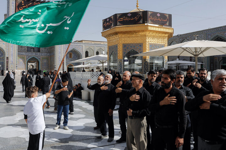تقرير مصور/ مراسم عزاء تاسوعاء الحسین في الحرم الرضوي الشریف