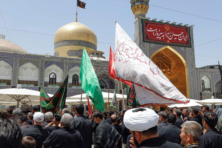 تقرير مصور/ مراسم عزاء تاسوعاء الحسین في الحرم الرضوي الشریف