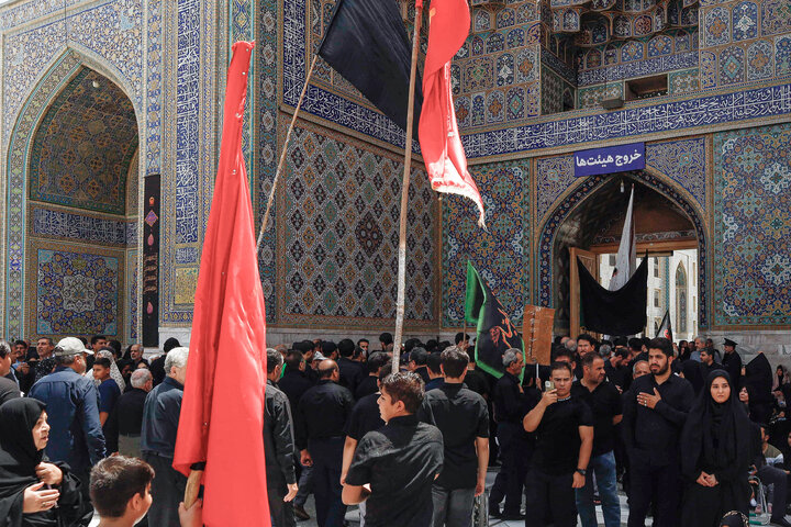تقرير مصور/ مراسم عزاء تاسوعاء الحسین في الحرم الرضوي الشریف