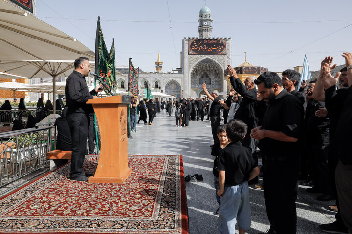 تقرير مصور/ مراسم عزاء تاسوعاء الحسین في الحرم الرضوي الشریف