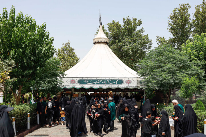 تقرير مصور/ مراسم عزاء تاسوعاء الحسین في الحرم الرضوي الشریف