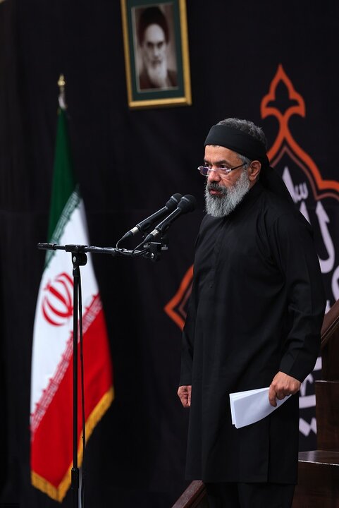 مراسم عزاداری شب عاشورای حسینی با حضور رهبر انقلاب